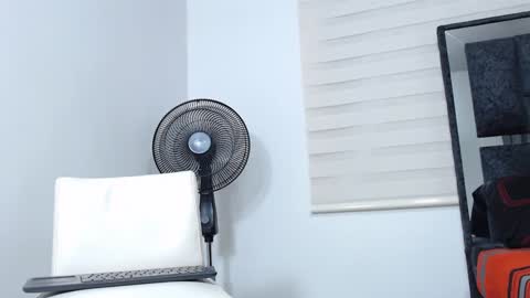 Snapshot of maximo_sebastian chatting on December 2, 3:58 am Maximo Sebastian online show from December 2, 3:58 am