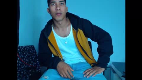 Snapshot of maximo_vega_new chatting on December 14, 1:38 pm Maximo Aron Vega online show from December 14, 1:38 pm