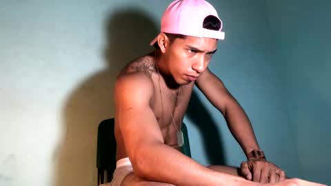 Snapshot of maximo_vega_new chatting on January 30, 6:35 am Maximo Aron Vega online show from January 30, 6:35 am