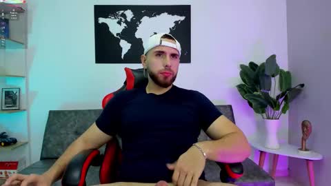 Maximo Wolf online show from November 25, 8:42 pm