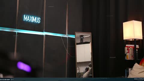 Snapshot of maximus_787 chatting on December 15, 10:58 pm Maximus7871 online show from December 15, 10:58 pm