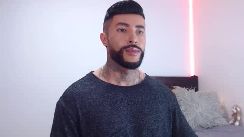 Independent Model online show from October 25, 3:58 am