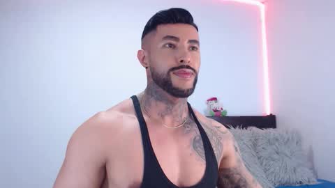 Independent Model online show from December 5, 4:32 am