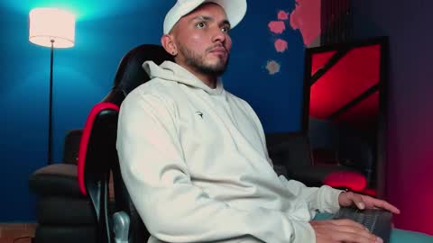 Maximus Clark online show from January 15, 4:06 am