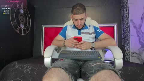 Snapshot of maximusdick1_ chatting on December 5, 6:33 pm Maximus online show from December 5, 6:33 pm