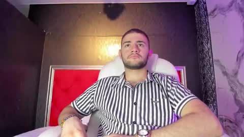 Snapshot of maximusdick1_ chatting on December 9, 12:19 pm Maximus online show from December 9, 12:19 pm