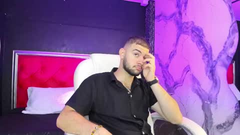 Snapshot of maximusdick1_ chatting on December 16, 12:16 pm Maximus online show from December 16, 12:16 pm