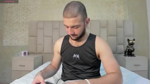 Snapshot of maximusdick1_ chatting on November 19, 4:12 am Maximus online show from November 19, 4:12 am