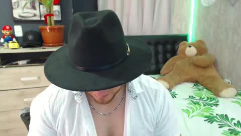 Snapshot of maximussantorini chatting on January 2, 2:24 pm maximus online show from January 2, 2:24 pm