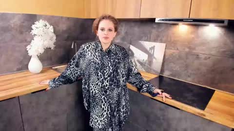 Snapshot of maxinefrary chatting on February 23, 2:14 pm Lucy online show from February 23, 2:14 pm