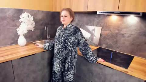 Snapshot of maxinefrary chatting on February 23, 5:18 pm Lucy online show from February 23, 5:18 pm