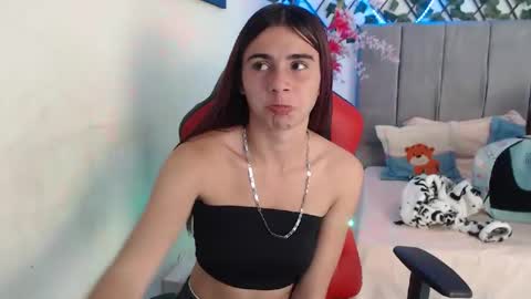 Snapshot of maxinesex_ chatting on September 24, 1:47 pm maxinesex_ online show from September 24, 1:47 pm