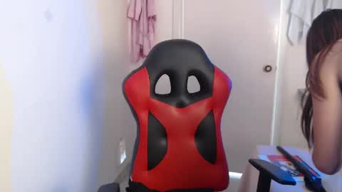 Snapshot of maxinesex_ chatting on October 20, 1:33 pm maxinesex_ online show from October 20, 1:33 pm