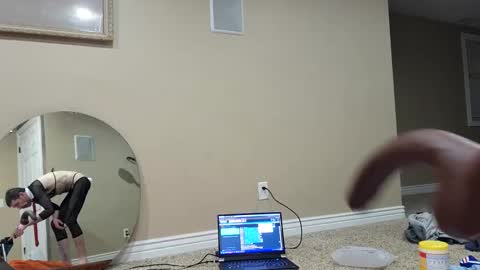 maxjr8008 online show from December 28, 7:22 am