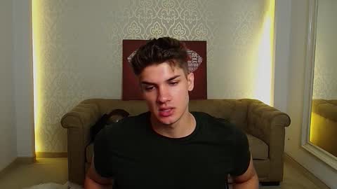 Snapshot of maxkaiden chatting on September 13, 4:45 am MaxKaiden online show from September 13, 4:45 am