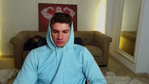 Snapshot of maxkaiden chatting on September 14, 4:44 am MaxKaiden online show from September 14, 4:44 am