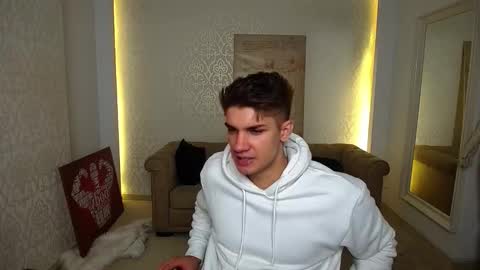 Snapshot of maxkaiden chatting on September 30, 4:50 am MaxKaiden online show from September 30, 4:50 am