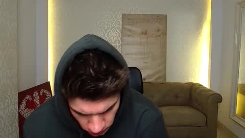 Snapshot of maxkaiden chatting on October 9, 5:05 am MaxKaiden online show from October 9, 5:05 am