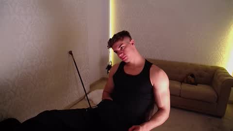 Snapshot of maxkaiden chatting on November 18, 5:56 am MaxKaiden online show from November 18, 5:56 am