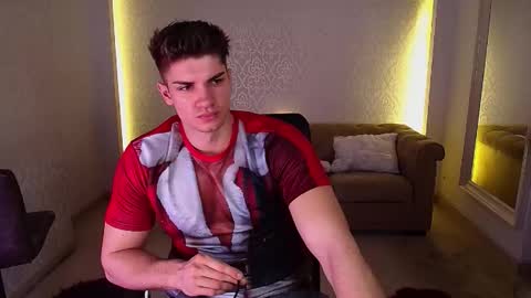 Snapshot of maxkaiden chatting on November 26, 5:30 am MaxKaiden online show from November 26, 5:30 am