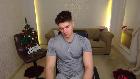 MaxKaiden online show from December 18, 5:57 am