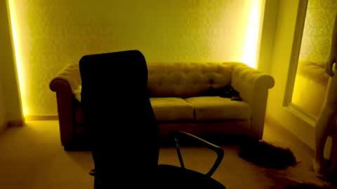 MaxKaiden online show from June 5, 3:35 am