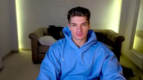 MaxKaiden online show from June 5, 7:03 am