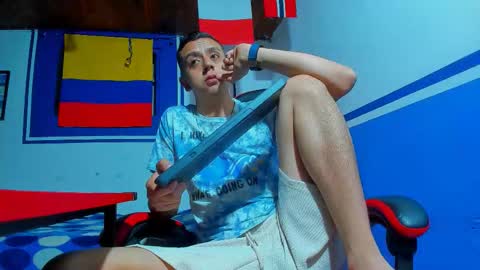 MAX online show from February 27, 9:48 pm