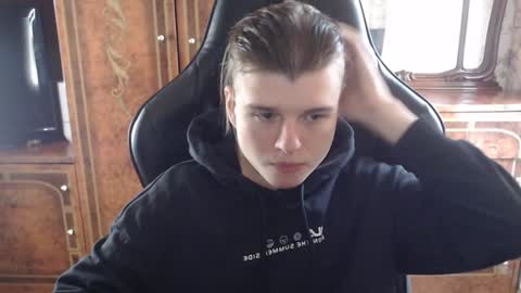 Max online show from December 5, 10:23 am