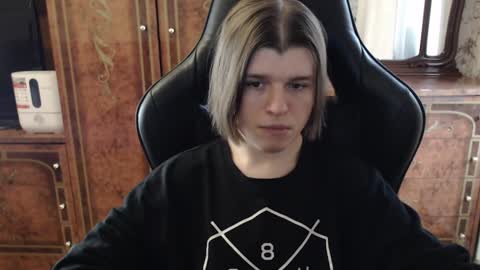 Max online show from February 1, 10:59 am