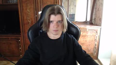 Max online show from October 8, 10:02 am