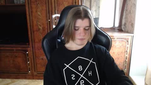 Max online show from November 6, 9:10 am