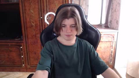 Max online show from February 15, 8:24 am