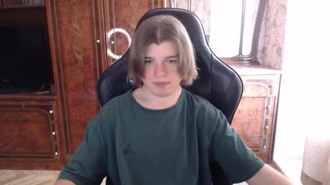 Max online show from February 18, 11:06 am