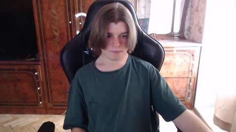 Max online show from March 1, 11:23 am