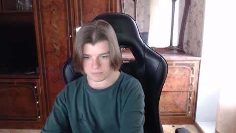 Max online show from March 2, 8:32 am