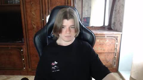 Max online show from March 3, 6:41 am