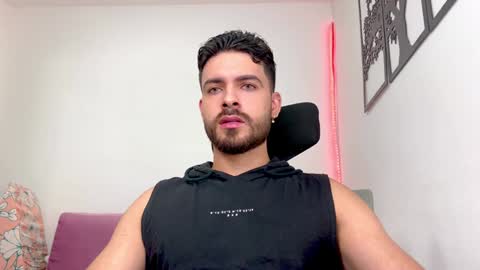 Snapshot of maxtowers chatting on January 23, 1:41 am Maxi online show from January 23, 1:41 am