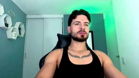 Snapshot of maxtowers chatting on October 22, 11:26 pm Maxi online show from October 22, 11:26 pm