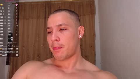 Snapshot of maxwel949813 chatting on December 27, 1:18 pm Max online show from December 27, 1:18 pm