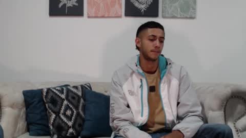maxwolf18 online show from October 22, 12:44 am