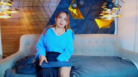 Snapshot of maxx_caprice chatting on October 22, 2:34 am gabby online show from October 22, 2:34 am