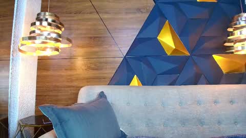 Snapshot of maxx_caprice chatting on December 2, 3:01 am gabby online show from December 2, 3:01 am