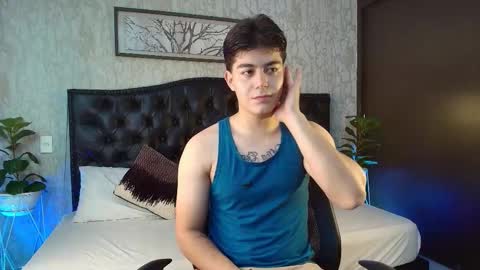 Snapshot of maxxicruz chatting on October 31, 4:13 am Maxxi online show from October 31, 4:13 am