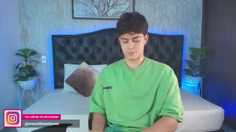 Snapshot of maxxicruz chatting on November 29, 4:48 am Maxxi online show from November 29, 4:48 am