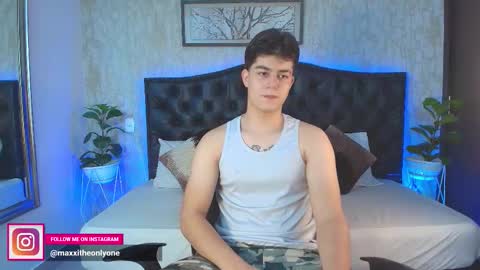 Snapshot of maxxicruz chatting on December 3, 4:31 am Maxxi online show from December 3, 4:31 am