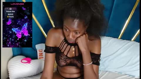 Snapshot of maxxinepetite chatting on November 27, 10:12 pm maxxinepetite online show from November 27, 10:12 pm