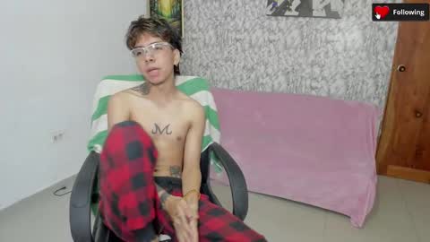 Snapshot of maxxis_eli01 chatting on October 9, 4:32 am maxxis_eli01 online show from October 9, 4:32 am