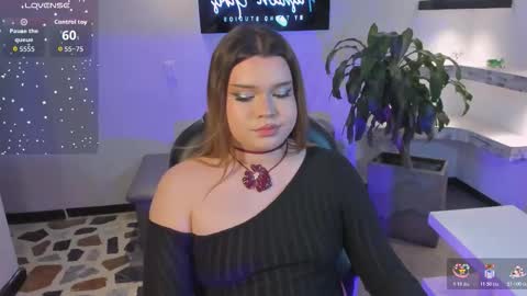 Snapshot of maxxxine_ chatting on November 21, 2:21 am Maxine Minx online show from November 21, 2:21 am