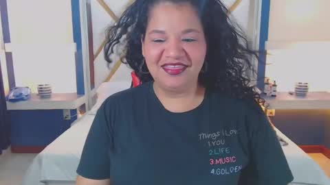 Snapshot of may_fk chatting on October 24, 2:30 am may_fk online show from October 24, 2:30 am